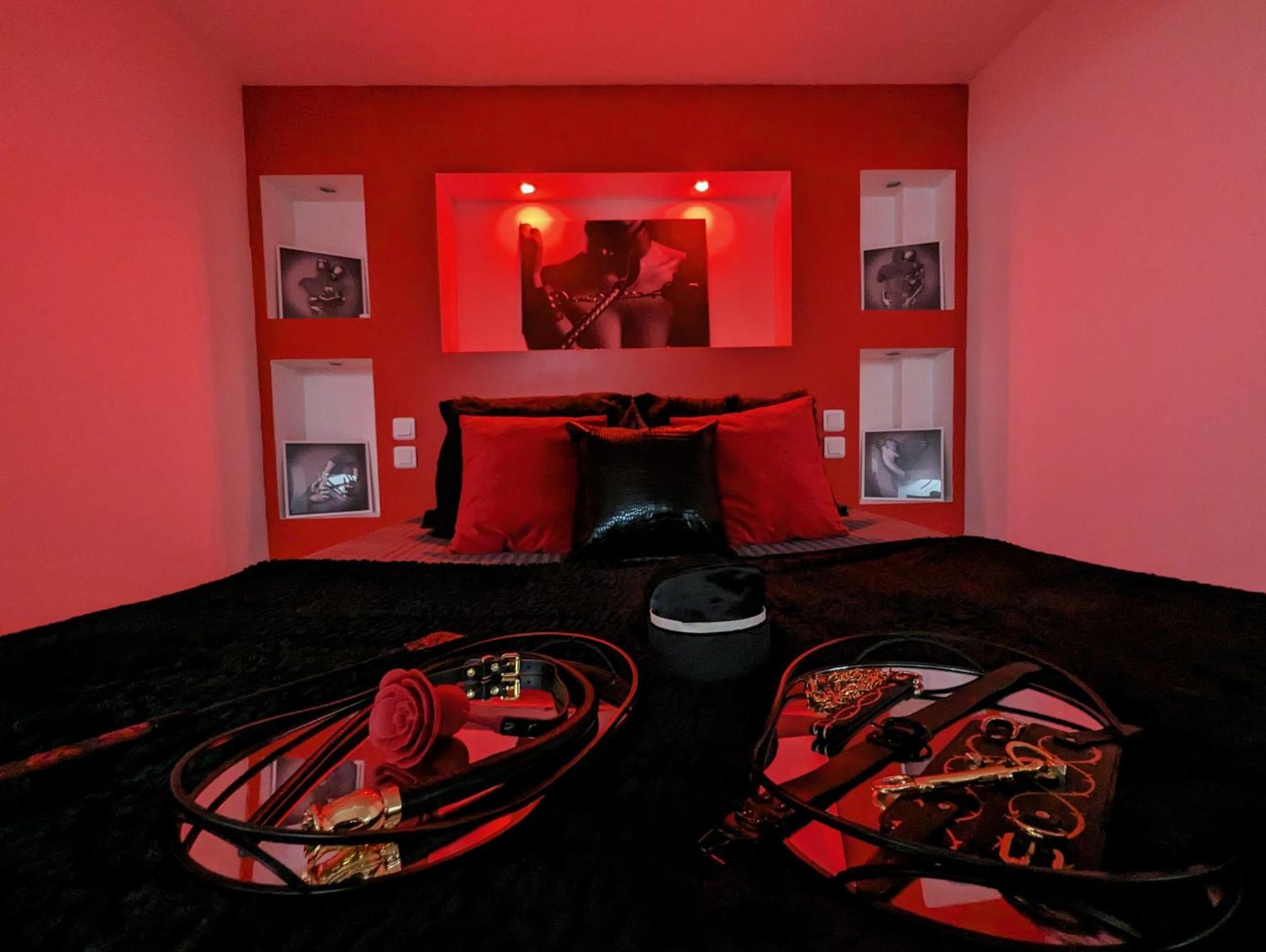 Dark Room Perpignan Aux 50 Nuances Jacuzzi Prive Villeneuve-de-la-Raho Экстерьер фото