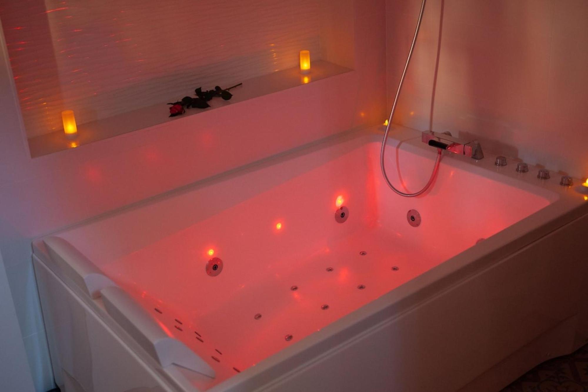 Dark Room Perpignan Aux 50 Nuances Jacuzzi Prive Villeneuve-de-la-Raho Экстерьер фото